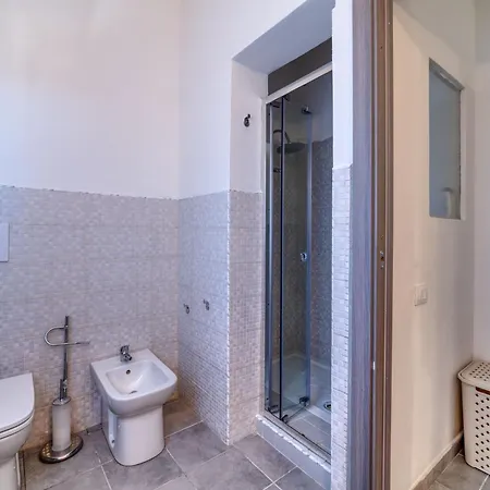 Izzhome Cozy Sunflowers 2 Apartmán Pula